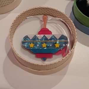 Erstwilder collector pin